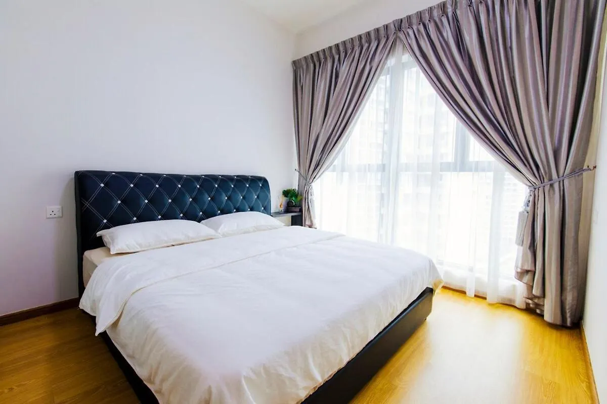 Kings Bay, Country Garden Danga Bay, Suitable For Families Of Four Or Couples, A Happy Little Home Johor Bahru 0*,  Malaysia